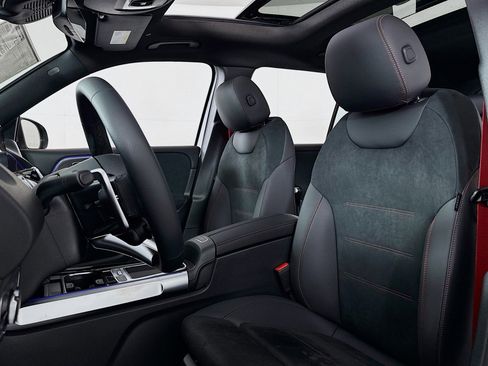 New 2026 Mercedes-Benz GLB 35 AMG 4MATIC image 16