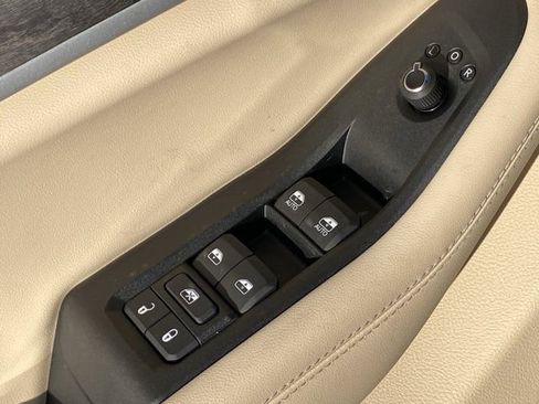Used 2025 Jeep Grand Cherokee Limited AWD/4WD image 22