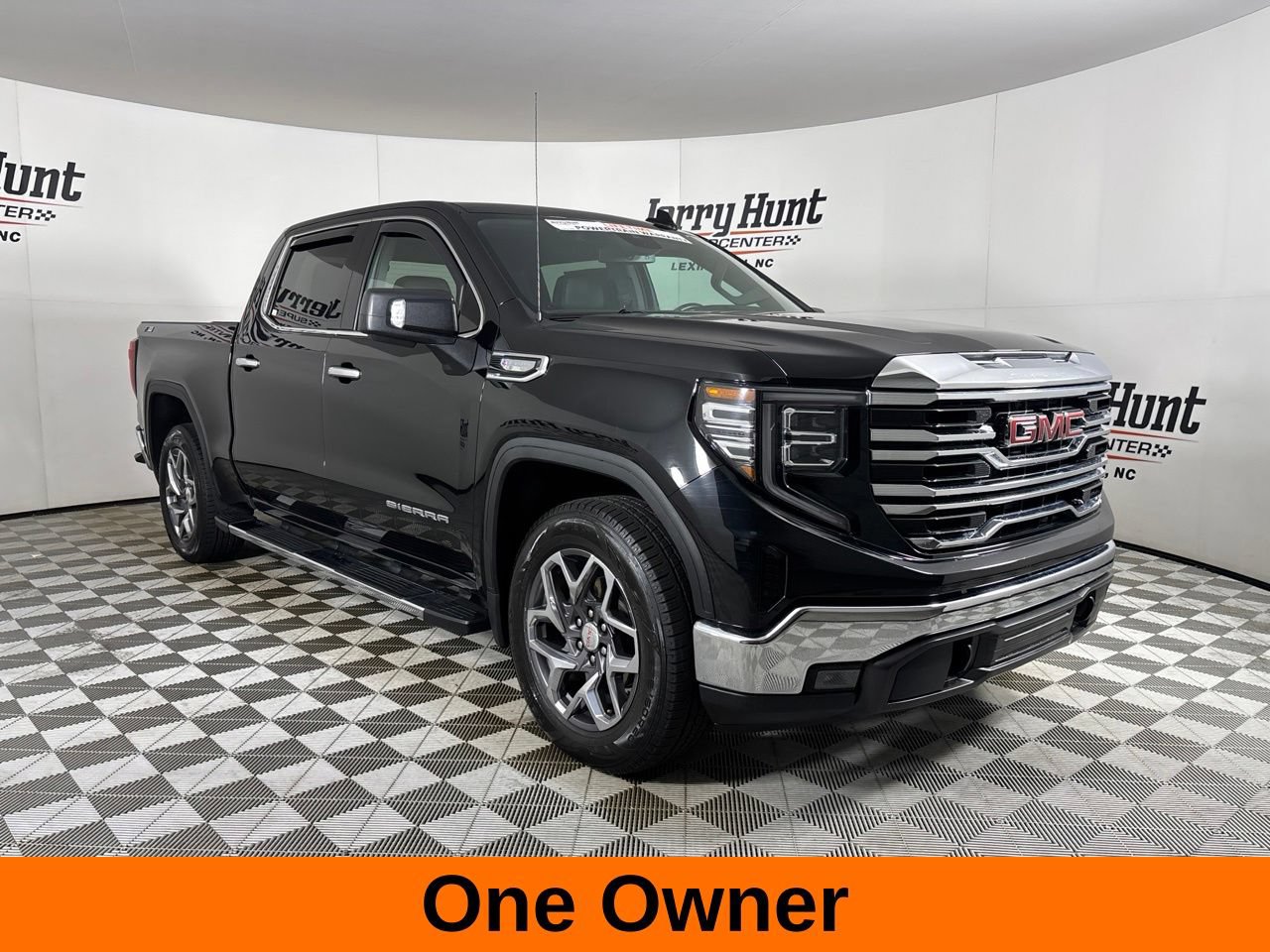 Used 2022 GMC Sierra 1500 SLT AWD/4WD image 4