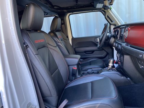 Used 2023 Jeep Gladiator Rubicon w/ Cold Weather Group image 35