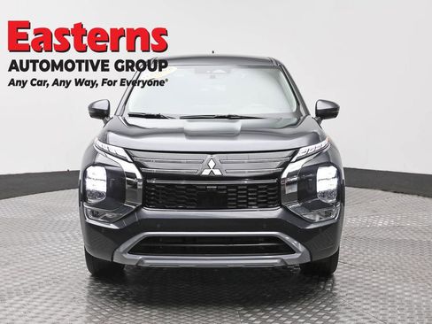 Used 2025 Mitsubishi Outlander SE AWD/4WD image 2