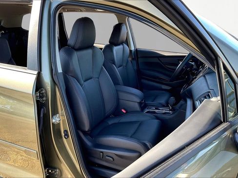 Used 2025 Subaru Ascent Bronze Edition image 32