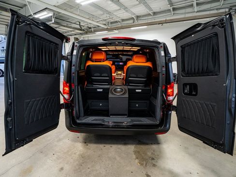Used 2021 Mercedes-Benz Metris Passenger image 68