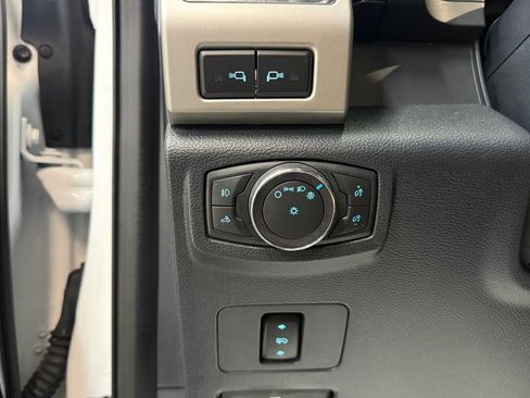 Used 2022 Ford F350 Lariat w/ Chrome Package image 14