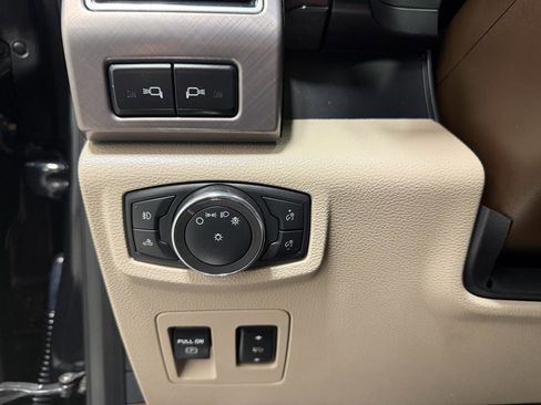 Used 2019 Ford F150 Limited w/ Trailer Tow Package AWD/4WD image 14
