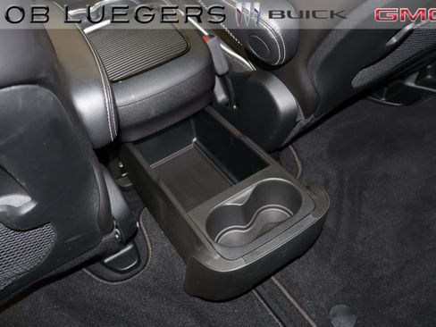 Used 2025 Chrysler Pacifica Limited image 11