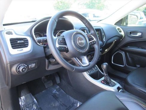 Used 2020 Jeep Compass Latitude FWD image 17