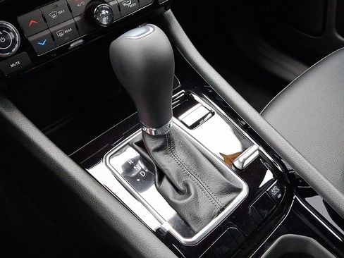 New 2026 Jeep Compass Limited image 12