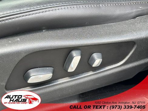 Used 2019 Cadillac XT5 Premium Luxury AWD/4WD image 24
