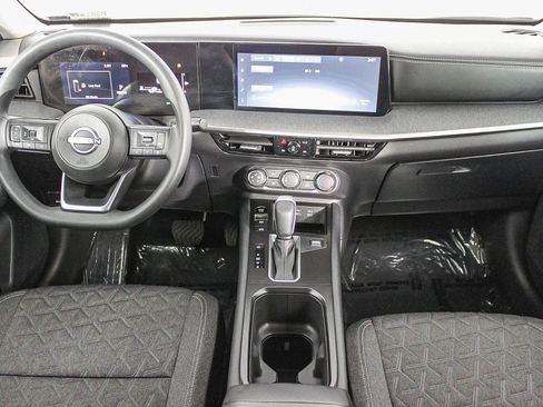 Certified 2025 Nissan Kicks SV image 13