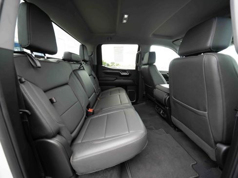 Used 2025 GMC Sierra 1500 SLT AWD/4WD image 24