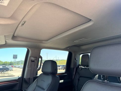 Used 2024 GMC Sierra 2500 Denali w/ Denali Reserve Package AWD/4WD image 22