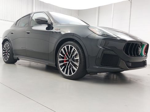 Used 2023 Maserati Grecale Trofeo AWD/4WD image 9