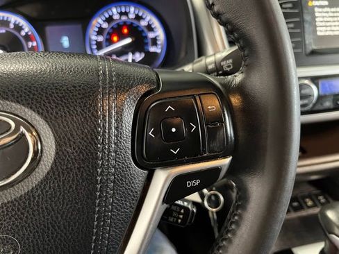Used 2015 Toyota Highlander Plus AWD/4WD image 27