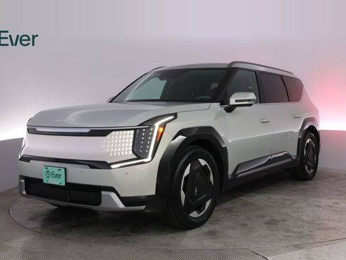 Used 2024 Kia EV9 Land AWD/4WD image 2