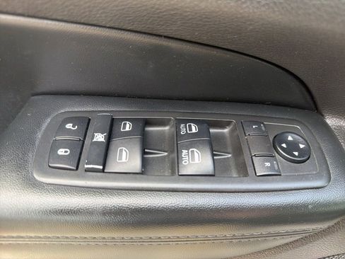 Used 2019 Jeep Grand Cherokee Altitude RWD image 29