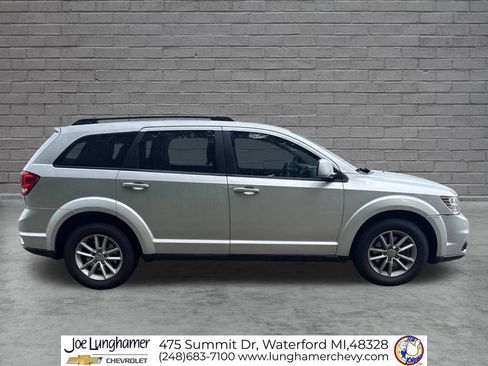 Used 2013 Dodge Journey SXT FWD image 2