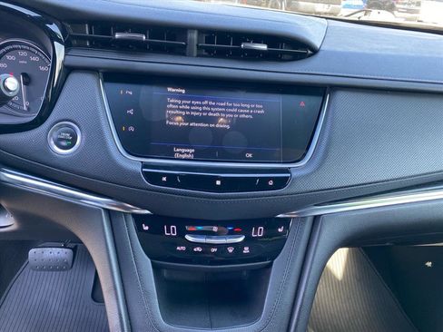 Used 2021 Cadillac XT5 Premium Luxury AWD/4WD image 11