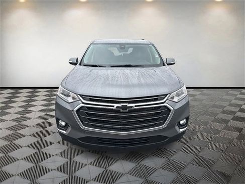 Used 2020 Chevrolet Traverse LT image 2