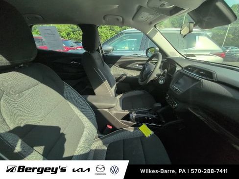 Used 2022 Chevrolet TrailBlazer LS FWD image 9