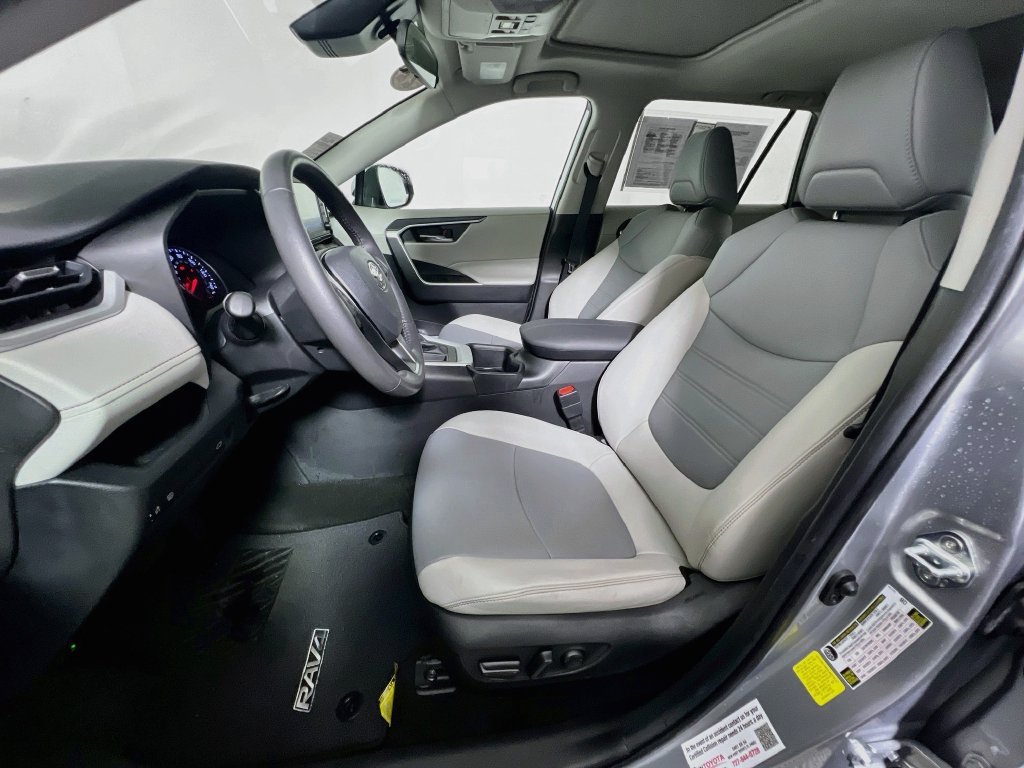 Used 2022 Toyota RAV4 XLE Premium FWD image 14
