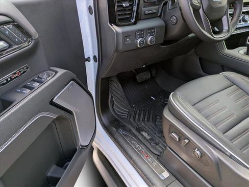 New 2024 GMC Sierra 1500 AT4X w/ AT4X AEV Edition image 4