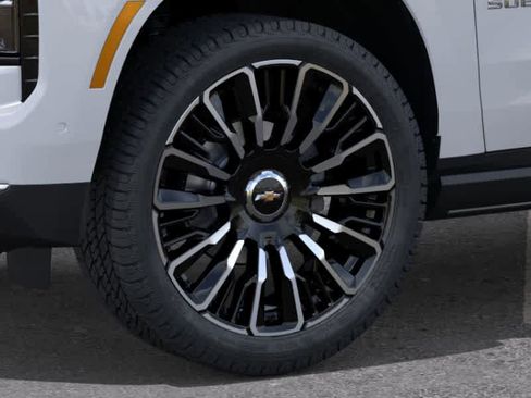New 2026 Chevrolet Suburban High Country image 9