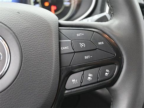 Used 2023 Jeep Cherokee Altitude Lux image 21