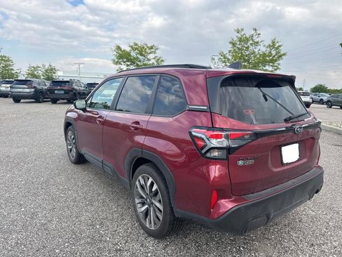 Certified 2025 Subaru Forester Touring AWD/4WD image 7