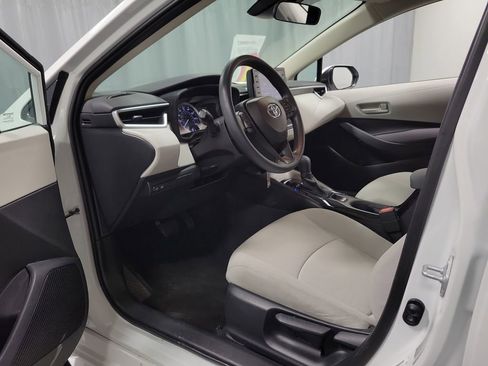 Used 2022 Toyota Corolla LE FWD image 12