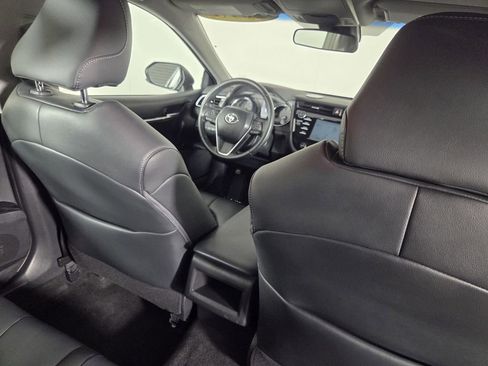 Used 2018 Toyota Camry SE FWD image 30