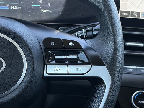 Used 2024 Hyundai Elantra SEL FWD image 18