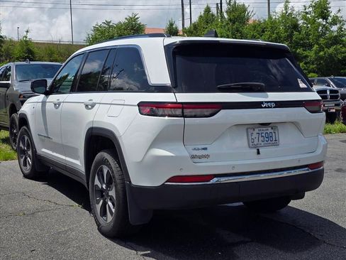 Used 2022 Jeep Grand Cherokee Limited 4xe w/ MOPAR Finishing Package AWD/4WD image 11