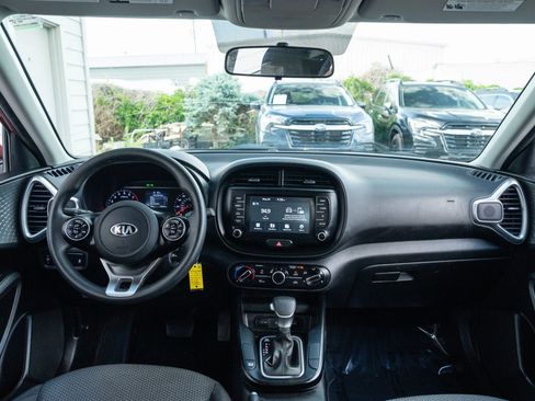 Used 2021 Kia Soul LX FWD image 19