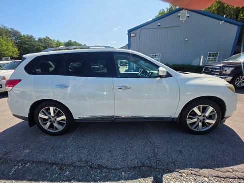 Used 2015 Nissan Pathfinder Platinum AWD/4WD image 4