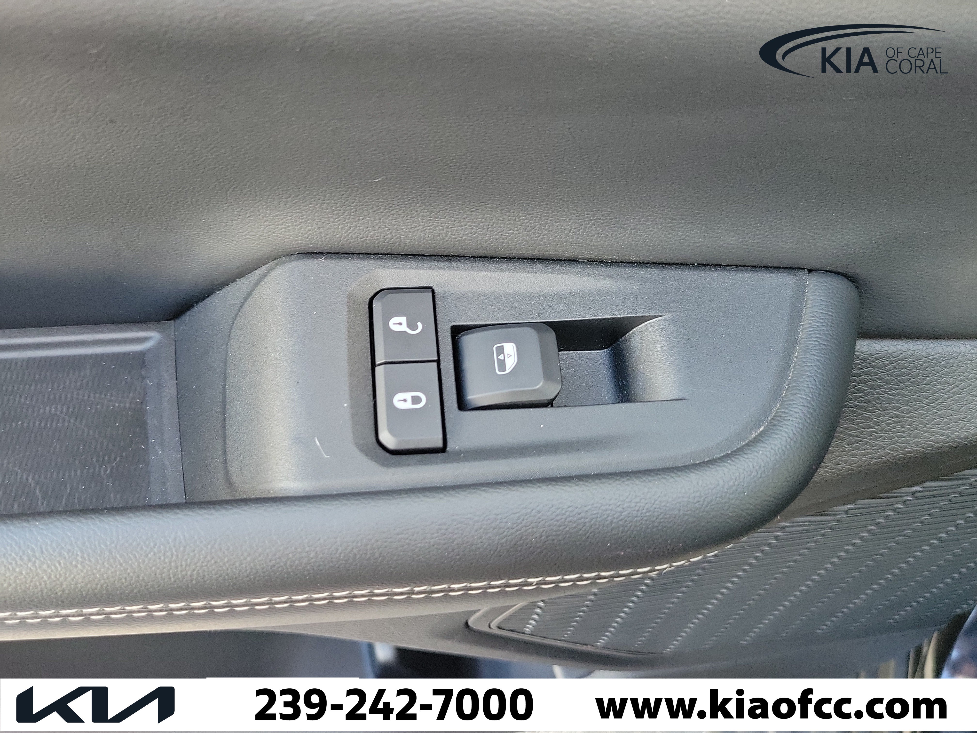 Used 2024 Jeep Grand Cherokee Limited w/ Luxury Tech Group II AWD/4WD image 16