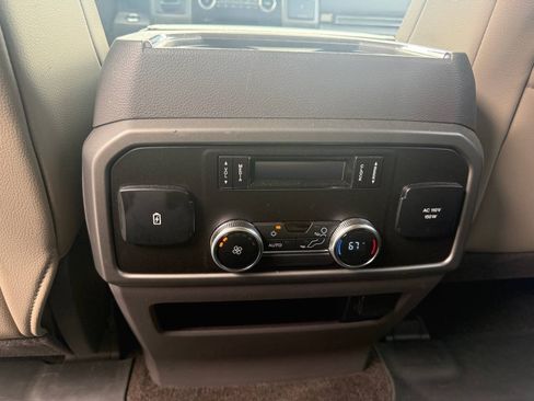 Used 2018 Ford Expedition Max XLT w/ Equipment Group 202A AWD/4WD image 6