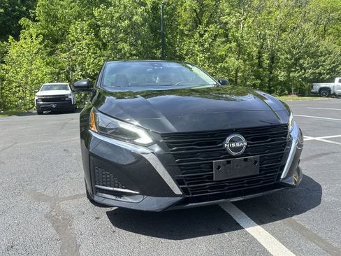 Used 2023 Nissan Altima 2.5 SL FWD image 12