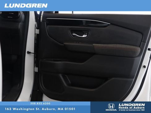Used 2025 Honda Pilot Sport image 15