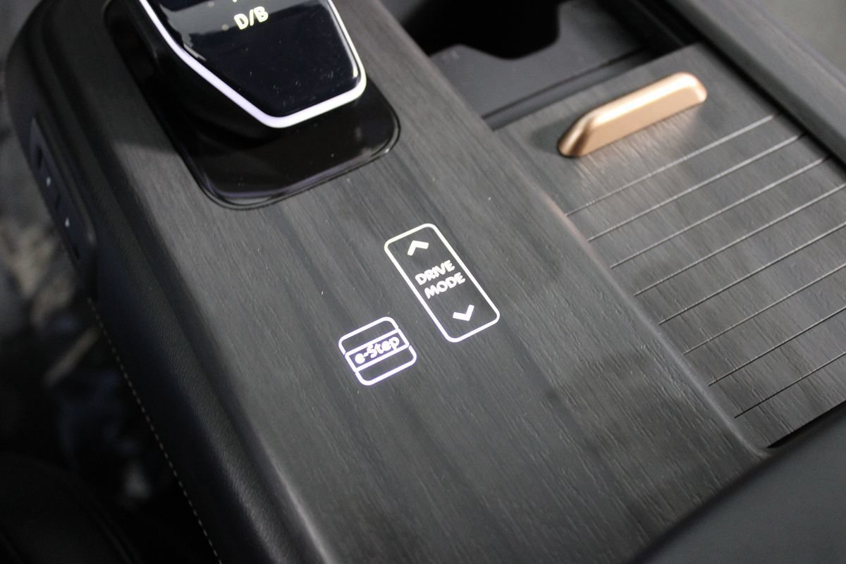 Used 2023 Nissan Ariya FWD image 15