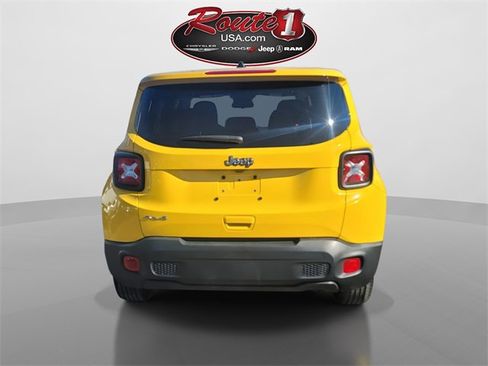 Certified 2023 Jeep Renegade Latitude image 8