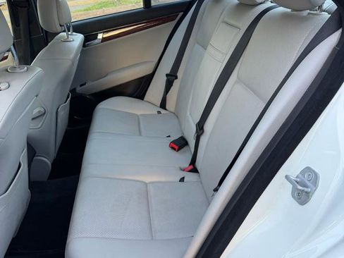 Used 2011 Mercedes-Benz C 300 Luxury image 14