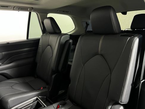 Certified 2025 Toyota Grand Highlander AWD image 25