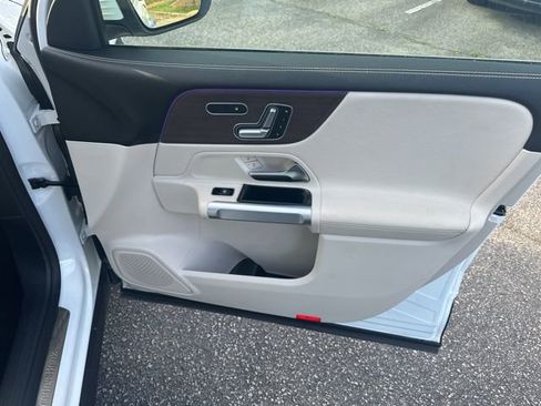 Used 2023 Mercedes-Benz GLB 250 GLB 250 image 19