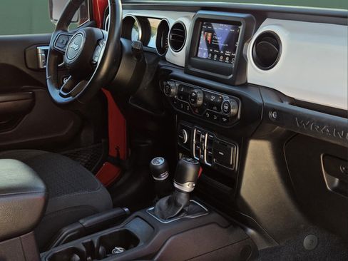 Used 2021 Jeep Wrangler Unlimited Sport AWD/4WD image 36