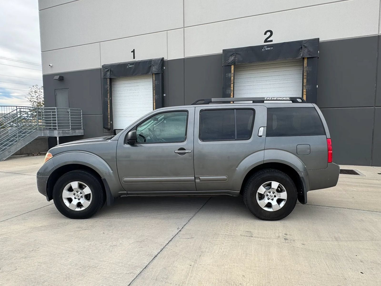 Used 2006 Nissan Pathfinder S AWD/4WD image 2
