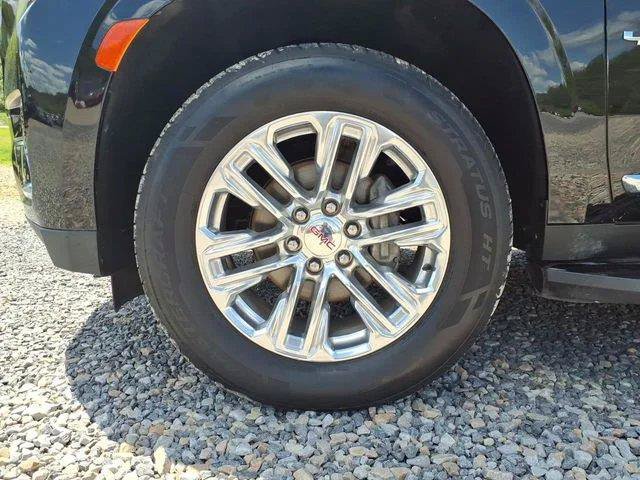 Used 2024 GMC Yukon SLT AWD/4WD image 9