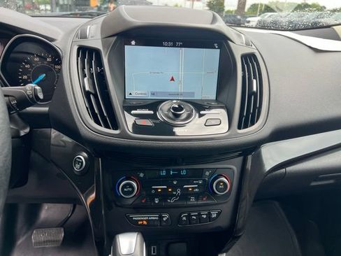 Used 2019 Ford Escape Titanium AWD/4WD image 14