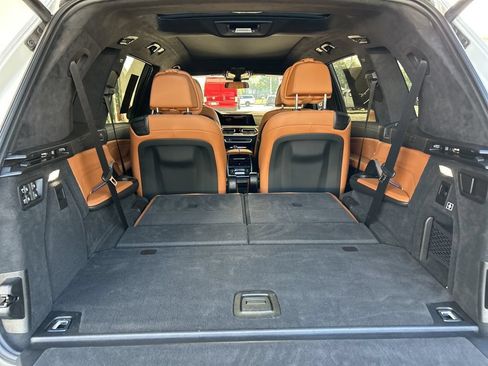 Used 2022 BMW X7 xDrive40i w/ M Sport Package AWD/4WD image 49