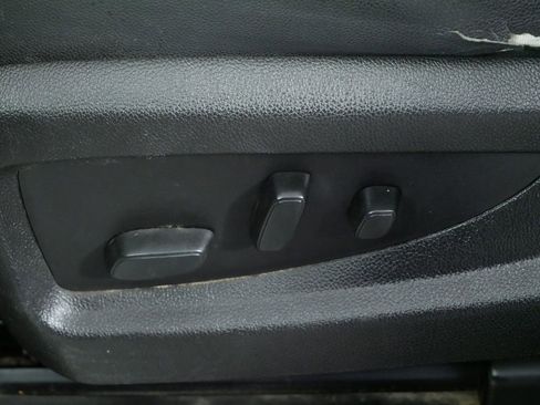 Used 2017 GMC Yukon XL SLT image 17